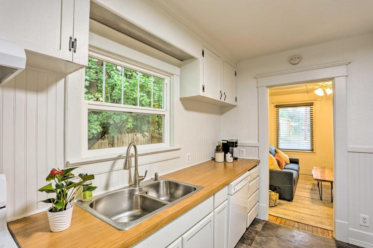 Pet-Friendly Baker City Escape With Private Yard! Bagian luar foto