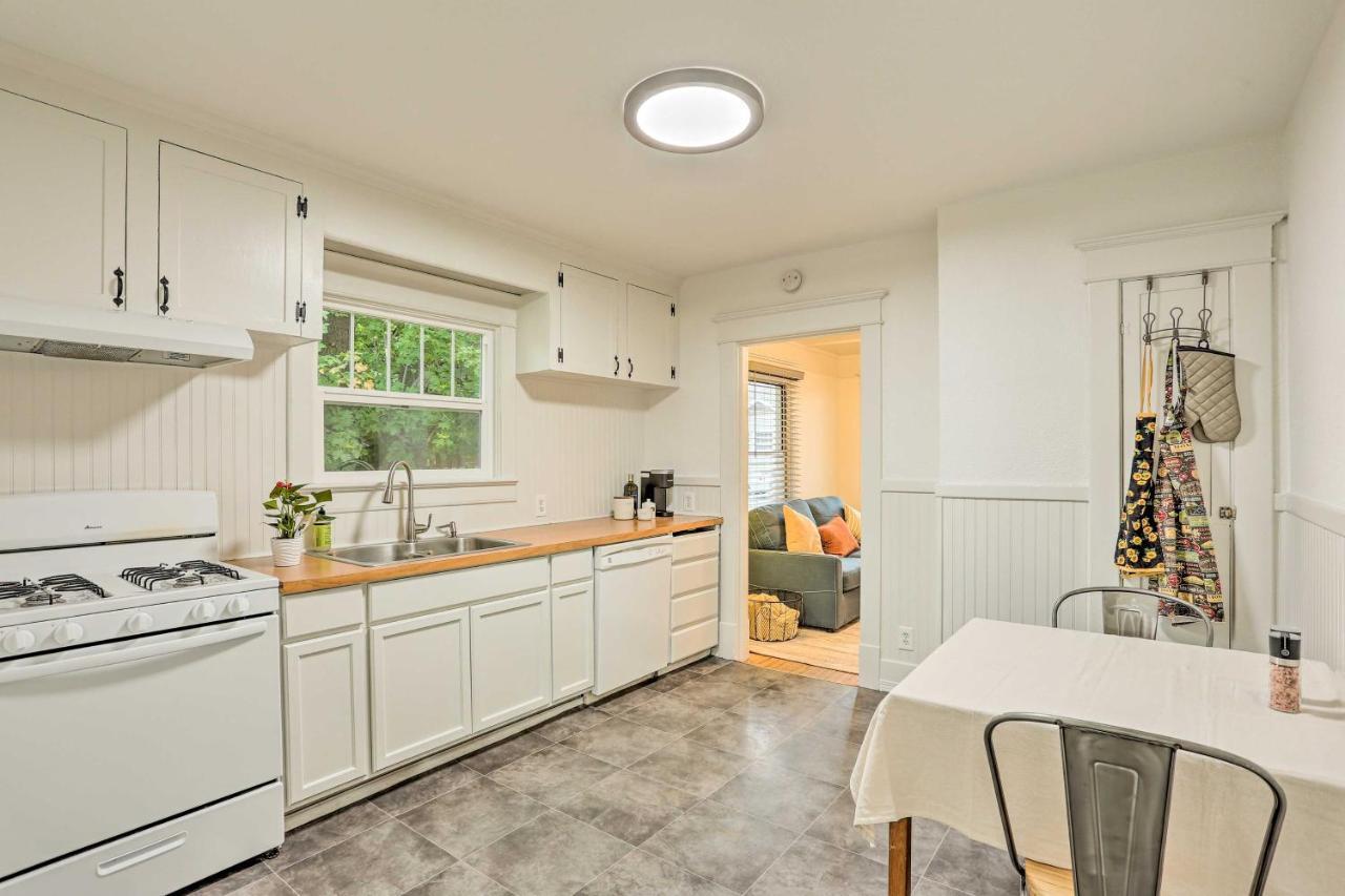 Pet-Friendly Baker City Escape With Private Yard! Bagian luar foto